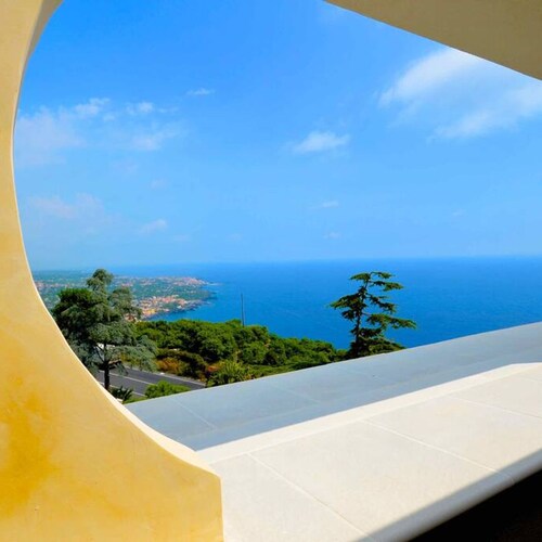 Villa La Timpa con Jacuzzi Privata e Meravigliosa Vista Dell Etna e del Mare