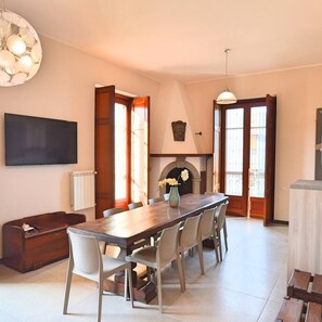 Villa, Smoking - Villa La Timpa con Jacuzzi Privata e Meravigliosa Vista Dell Etna e del Mare (Acireale)