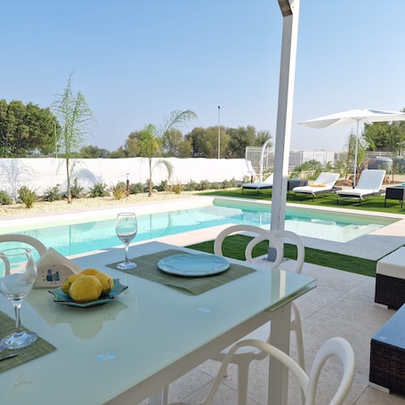 2 habitaciones y acceso a internet . Villa Elisia - Villetta con Piscina Privata