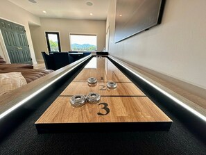 Games room - Lake George Waterfront Paradise Dock Slip (Putnam Station)