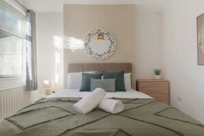 4 Schlafzimmer, Bügeleisen/Bügelbrett, Internetzugang, Bettwäsche