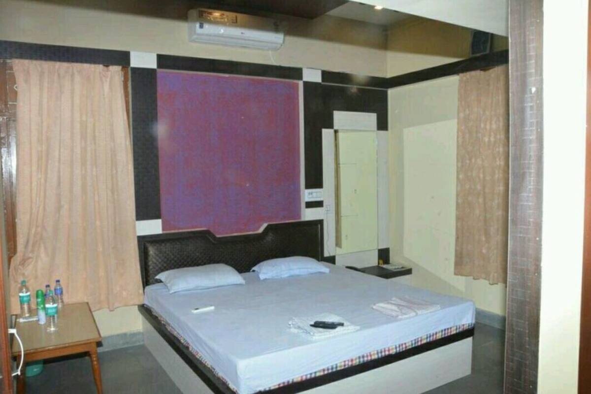 Soundproofing, WiFi (free), bed sheets