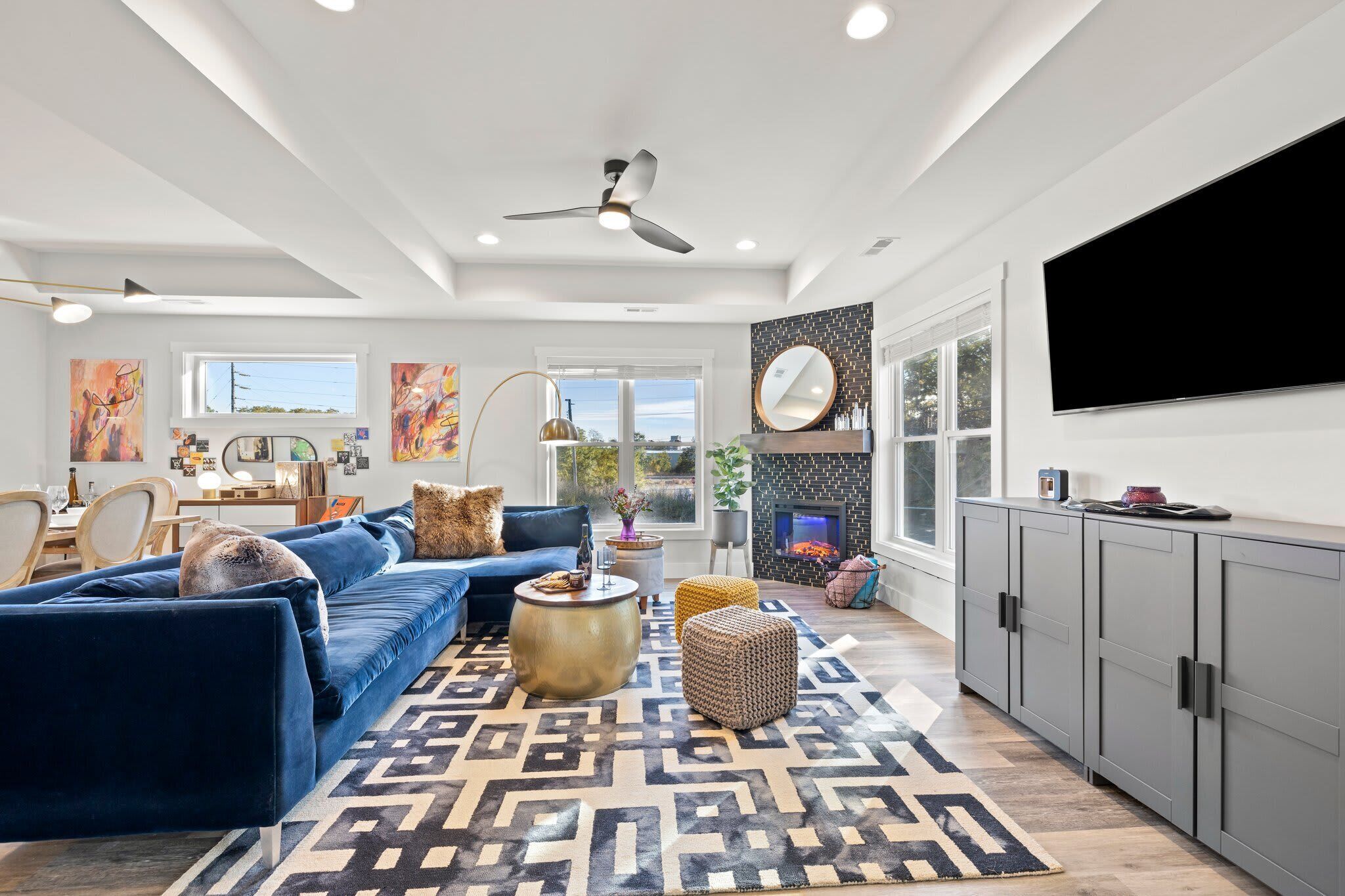 10-12 min walk to beach, Hot Tub & Parking DUPLEX HOME