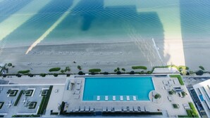 Unclassified image, 2 of 35, button - 3BD Haven with Sweeping Water Views (Dubai)