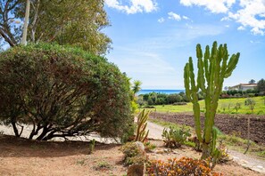 Property grounds - Gorgeous villa in Sardinia 2 steps from the beach with wifi (Tertenia)