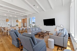 Smart TV, video games, DVD player, foosball - Seagrove - Gulf & Lake Views, HEATED COM. POOL, 4 King BR with en-suite bathrooms! Bikes (Seagrove Beach)