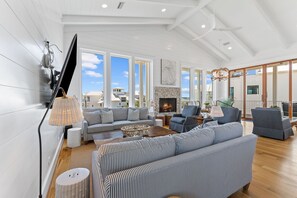 Smart TV, video games, DVD player, foosball - Seagrove - Gulf & Lake Views, HEATED COM. POOL, 4 King BR with en-suite bathrooms! Bikes (Seagrove Beach)