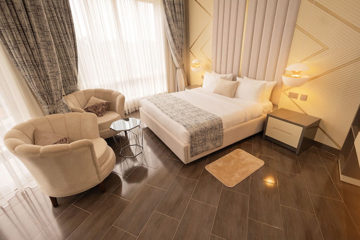 Business Room | Soundproofing, WiFi (free)