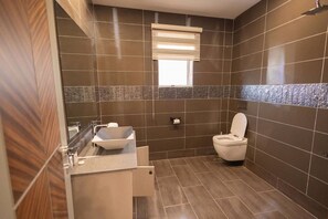 Chambre Affaires | Salle de bain | Pantoufles