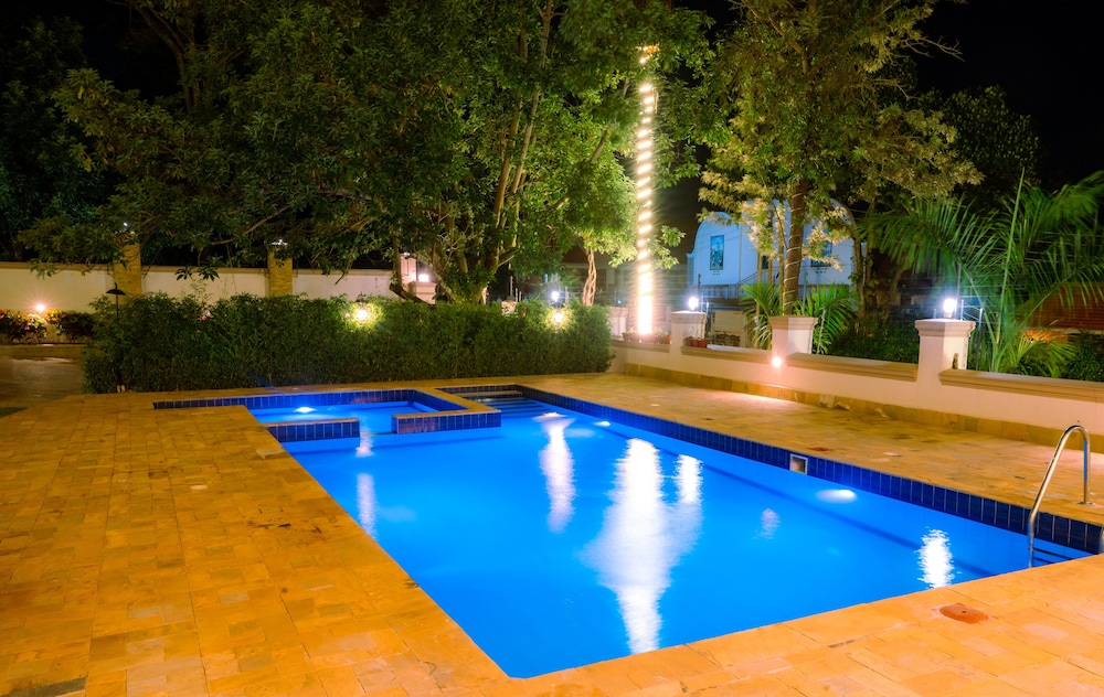 Grik Hotel - Entebbe photo 2