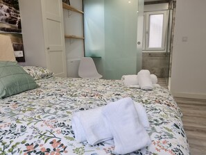 2 bedrooms, WiFi, bed sheets