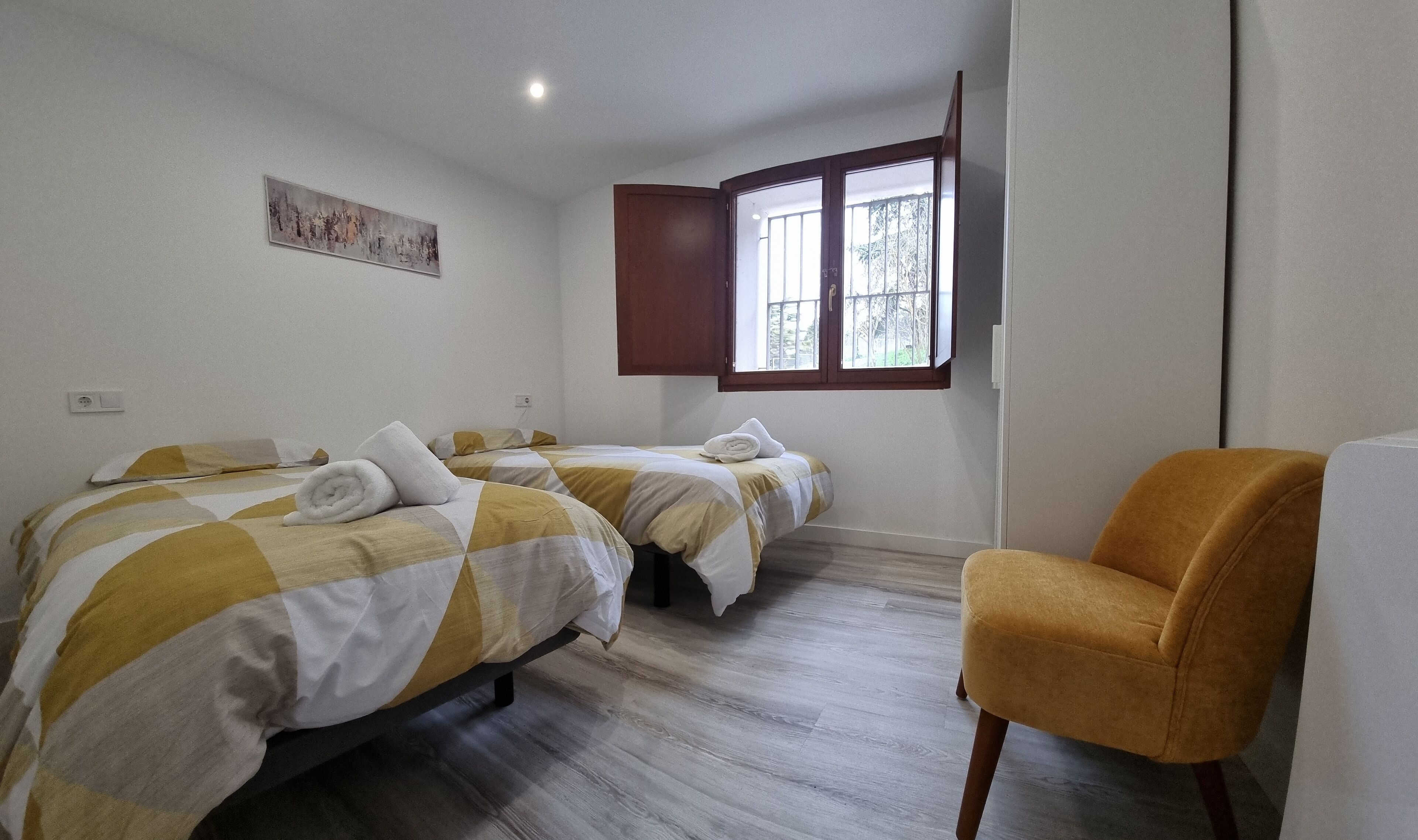 2 makuuhuonetta, Wi-Fi, vuodevaatteet