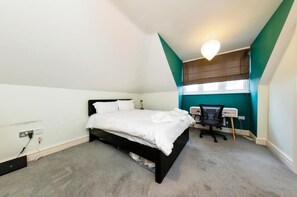 2 quartos, escrivaninha, Wi-Fi, roupa de cama