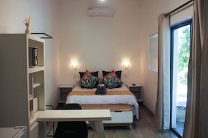 Comfort Double Room | Egyptian cotton sheets, premium bedding, memory-foam beds, in-room safe - Bezalel Estate Country House (Kai !Garib)