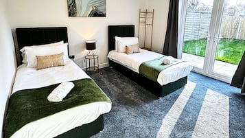 1 chambre, fer et planche à repasser, Wi-Fi, draps fournis