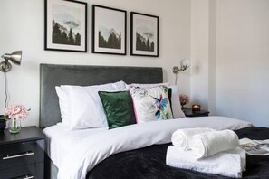 2 bedrooms, iron/ironing board, free WiFi - 2 Bedroom Apt Leamington Spa (Royal Leamington Spa)