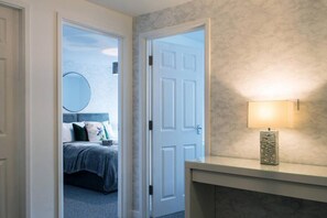 2 bedrooms, iron/ironing board, free WiFi - 2 Bedroom Apt Leamington Spa (Royal Leamington Spa)