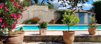 Maison Provençale Proche de Lourmarin, au Cœur du sud Lubéron