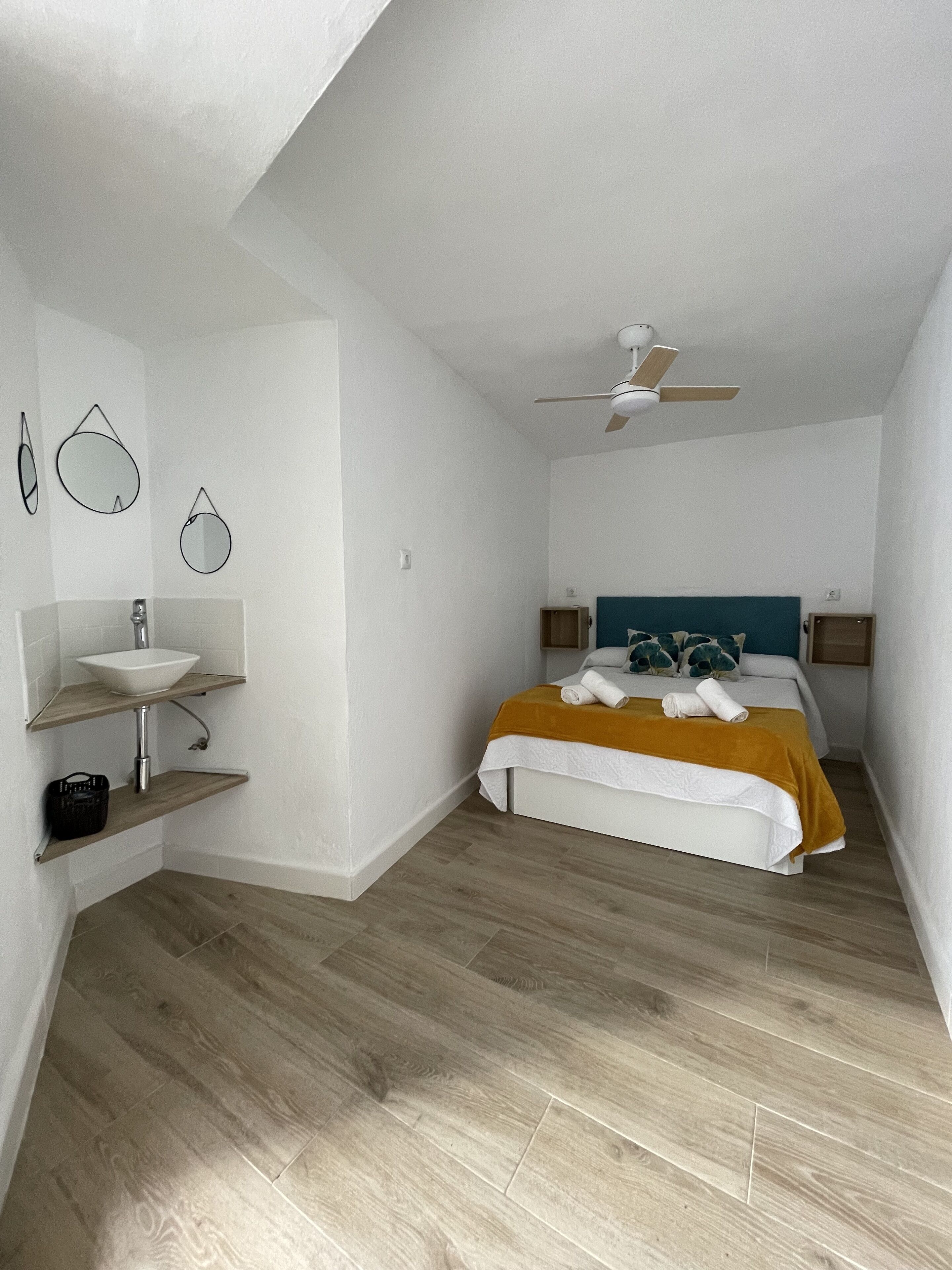3 bedrooms, WiFi, bed sheets