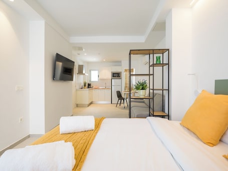 Superior Studio | Memory foam beds, laptop workspace, soundproofing, iron/ironing board. Shabolo Apartments las Palmas