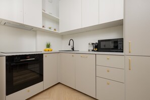 Lägenhet - 1 sovrum - balkong | Eget kök | Mikrovågsugn, diskmaskin, kaffe- och tebryggare och grytor/köksredskap