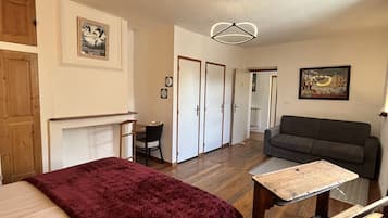 Chambre Triple, vue montagne | Wi-Fi gratuit, draps fournis