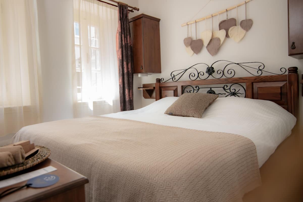 Habitación estándar | Ropa de cama de alta calidad, minibar, wifi gratis y ropa de cama