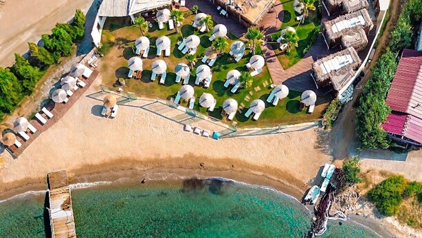 在附近的私人海滩、免费海滩小屋、沙滩椅、海滩遮阳伞