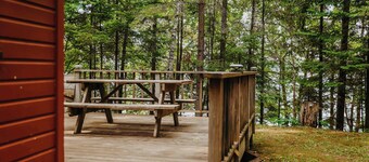 Old Stoney's Musky - Pet Friendly