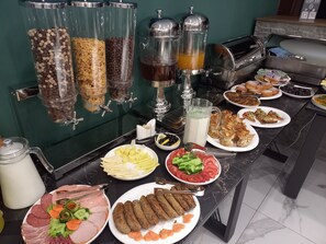 Café da manhã para viagem todos os dias mediante uma taxa