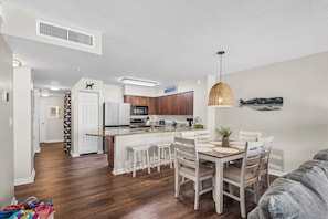 Dining - Island Princess 417 - 3 BD 3 BA w/beach service (Okaloosa Island)