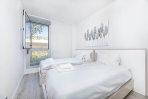 2 bedrooms, iron/ironing board, WiFi, bed sheets - RDR339 - Stunning 2bedroom Ground floor Apt Le Mirage (Estepona)