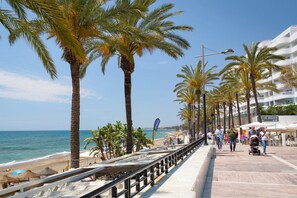 على الشاطئ، مناشف للشاطئ