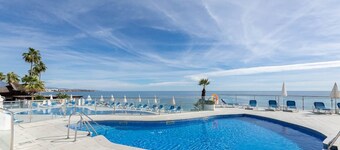 RDR358 - Amazing 4 bed beachfront Dominion Beach