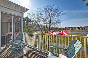 Property grounds - Spacious and Comfortable 2 bedroom Condo in Bear Trap Dunes Community! WIFI, Community Pool, Fitness center, shuttle service to the Beach! (Ocean View)