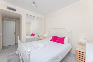 3 soverom, strykejern/-brett, wi-fi og sengetøy