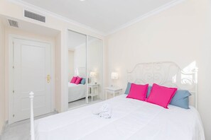 3 soverom, strykejern/-brett, wi-fi og sengetøy