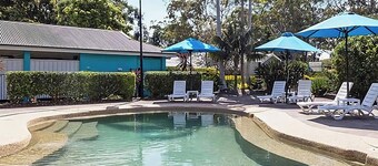 Lakeshores Villa - 200m from pool, tennis & lake!