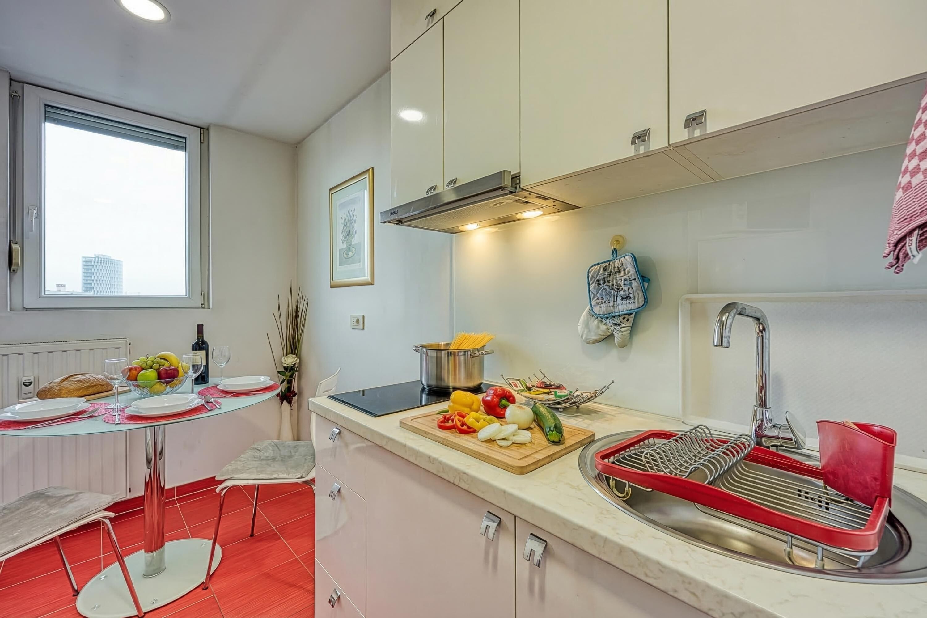 Standard Studio, Mountain View (Cozy Penthouse with Panoramic view) | Private kitchen | Fridge, microwave, oven, stovetop