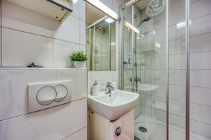 Studio – standard, fjellutsikt (Cozy Penthouse with Panoramic view) | Bad | Dusj, hårføner, håndklær og såpe