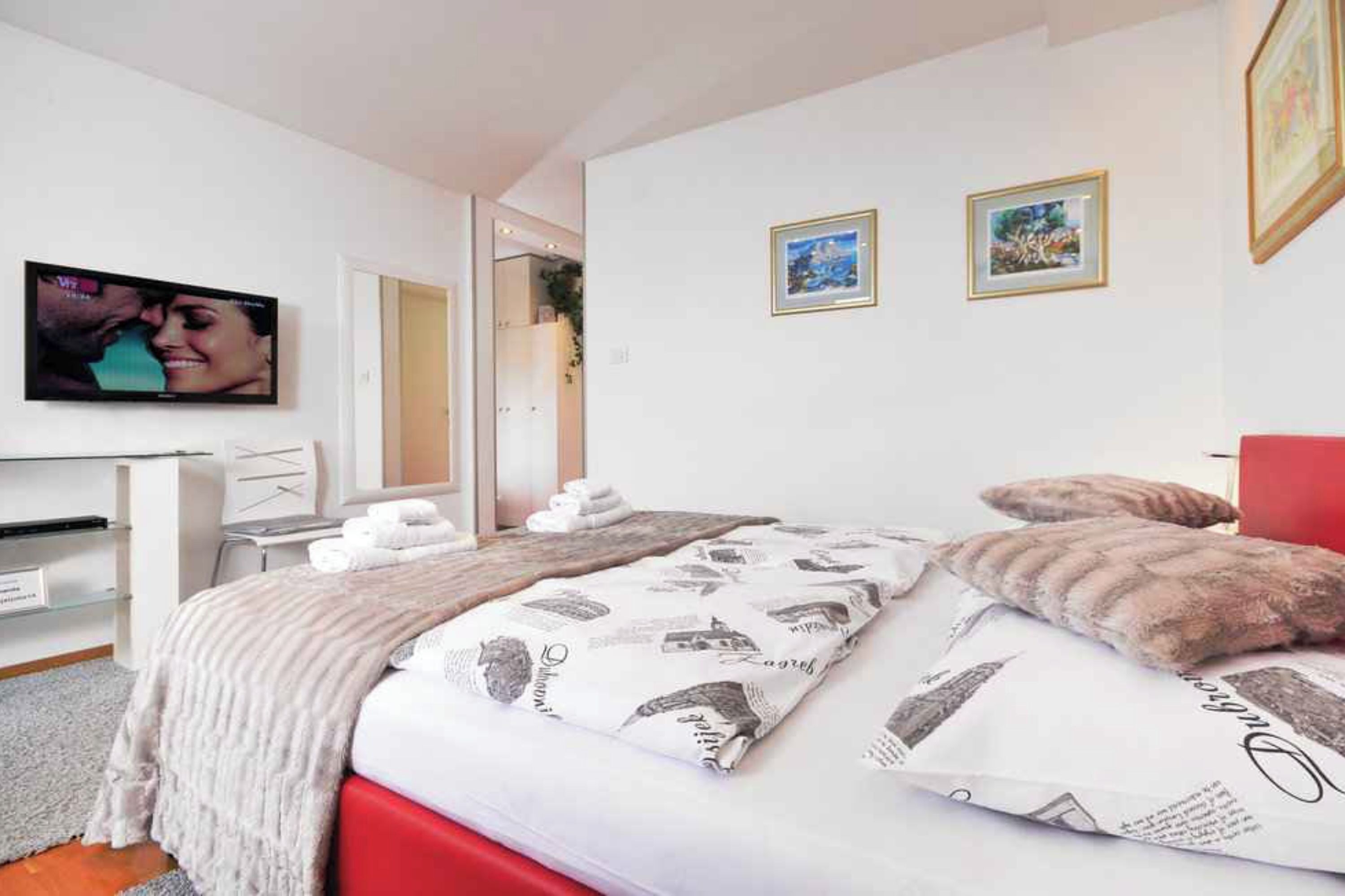 Standaard studio, uitzicht op bergen (Cozy Penthouse with Panoramic view) | Gratis wifi, beddengoed