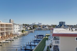 Apartment (3 Bedrooms) | Interior - 1 Mi to Beach: Bayside Townhome in Ocean City! (Ocean City)