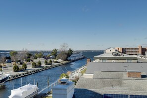 Apartment (3 Bedrooms) | Interior - 1 Mi to Beach: Bayside Townhome in Ocean City! (Ocean City)