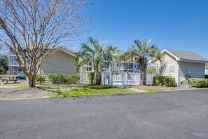 Apartment (1 Bedroom) | Interior - Walk to Beach: North Myrtle Beach Condo w/ Sunroom (North Myrtle Beach)