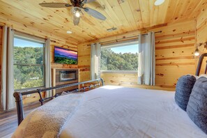 House (3 Bedrooms) | Interior - Hot Tub & Game Room! Gatlinburg Mtn-view Cabin (Gatlinburg)