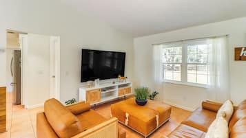 House (2 Bedrooms) | Front of property