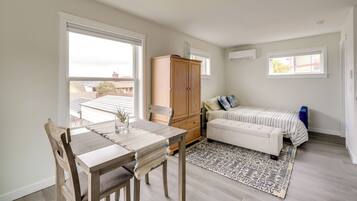 Apartment (0 Bedroom) | Interior