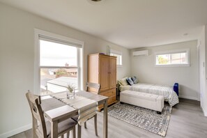 Apartment (0 Bedroom) | Interior