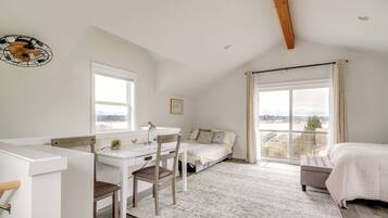 Apartment (0 Bedroom) | Interior