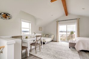 Apartment (0 Bedroom) | Interior - Port Orchard Guest House - Walk to Bay Street! (Port Orchard)